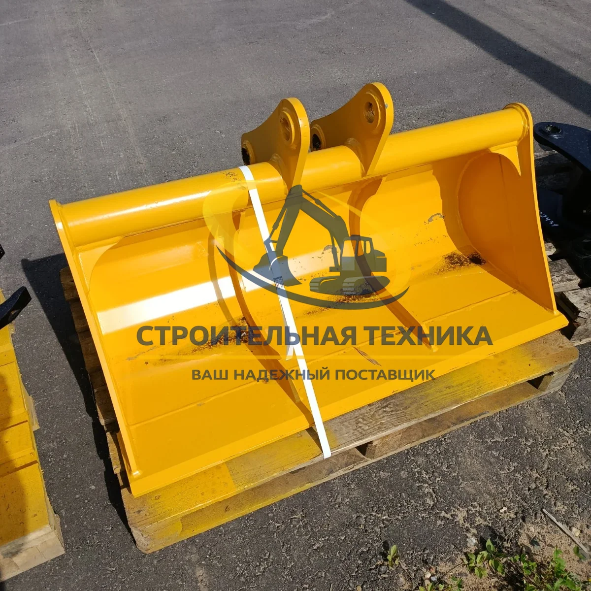 ST00550 — Ковш задний планировочный для Komatsu WB97-S5, ширина 1200мм. (0,21м3) (ST1)