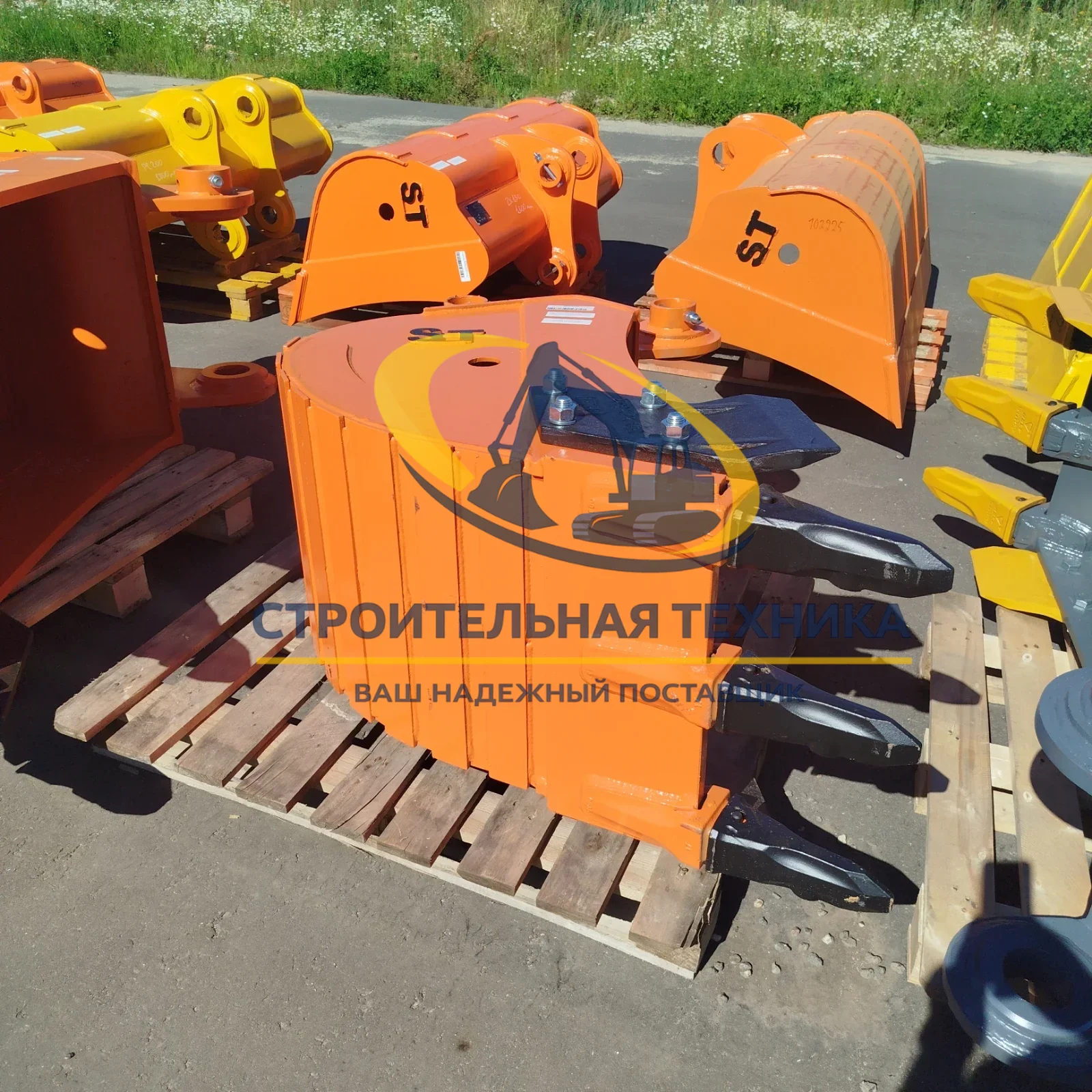 ST30806 — Ковш траншейный для Hitachi ZX200-3 (0,3м3) ширина 600мм,коронки скальные J350 (3шт) (ST1)